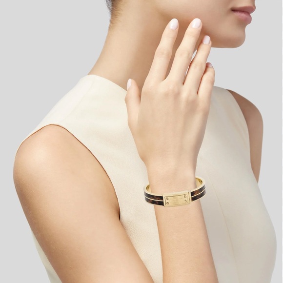 Micheal Kors Gold w Black Enamel Hinge Logo Statement Runway Screw Bracelet - Picture 2 of 13